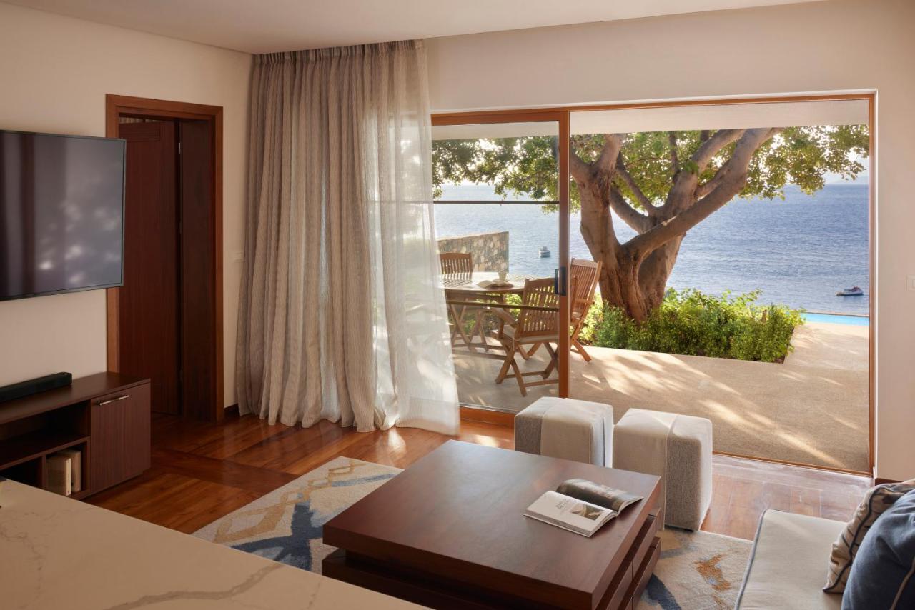 Peninsula Luxury Resort, Six Senses