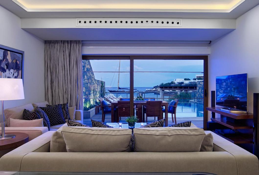 Peninsula Luxury Resort, Six Senses